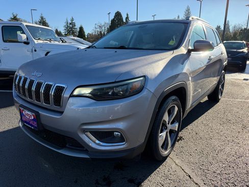 Used 2020 Jeep Cherokee Limited w/ Luxury Group FWD image 13