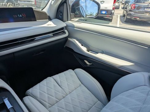 New 2026 Lincoln Navigator Black Label AWD/4WD image 25