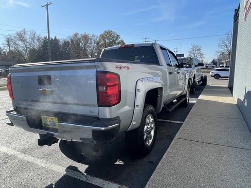 Used 2015 Chevrolet Silverado 2500 LT w/ LT Convenience Package image 6