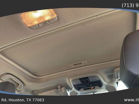 Used 2021 Subaru Crosstrek 2.5i Sport w/ Moonroof Package image 37