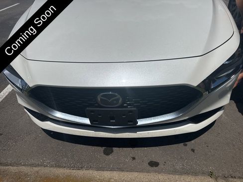 Used 2019 MAZDA MAZDA3 Sedan FWD image 2