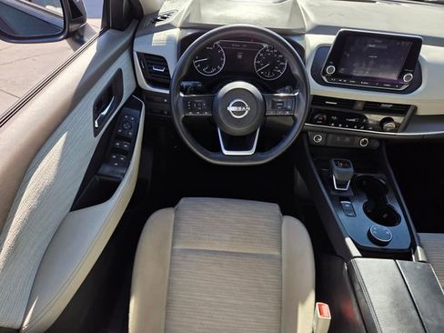 Used 2023 Nissan Rogue SV image 12