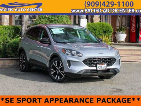 Used 2022 Ford Escape SE w/ SE Sport Appearance Package image 1
