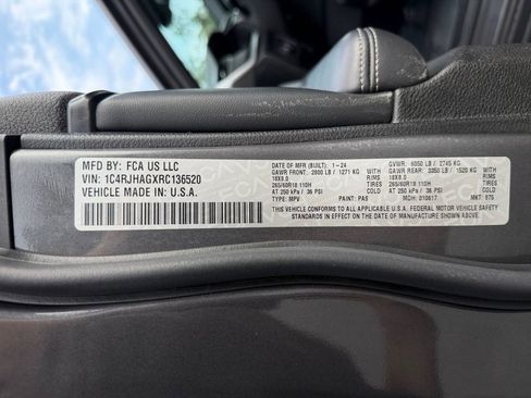 Used 2024 Jeep Grand Cherokee Altitude AWD/4WD image 30