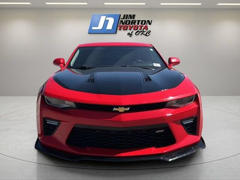 Used 2018 Chevrolet Camaro SS RWD image 2