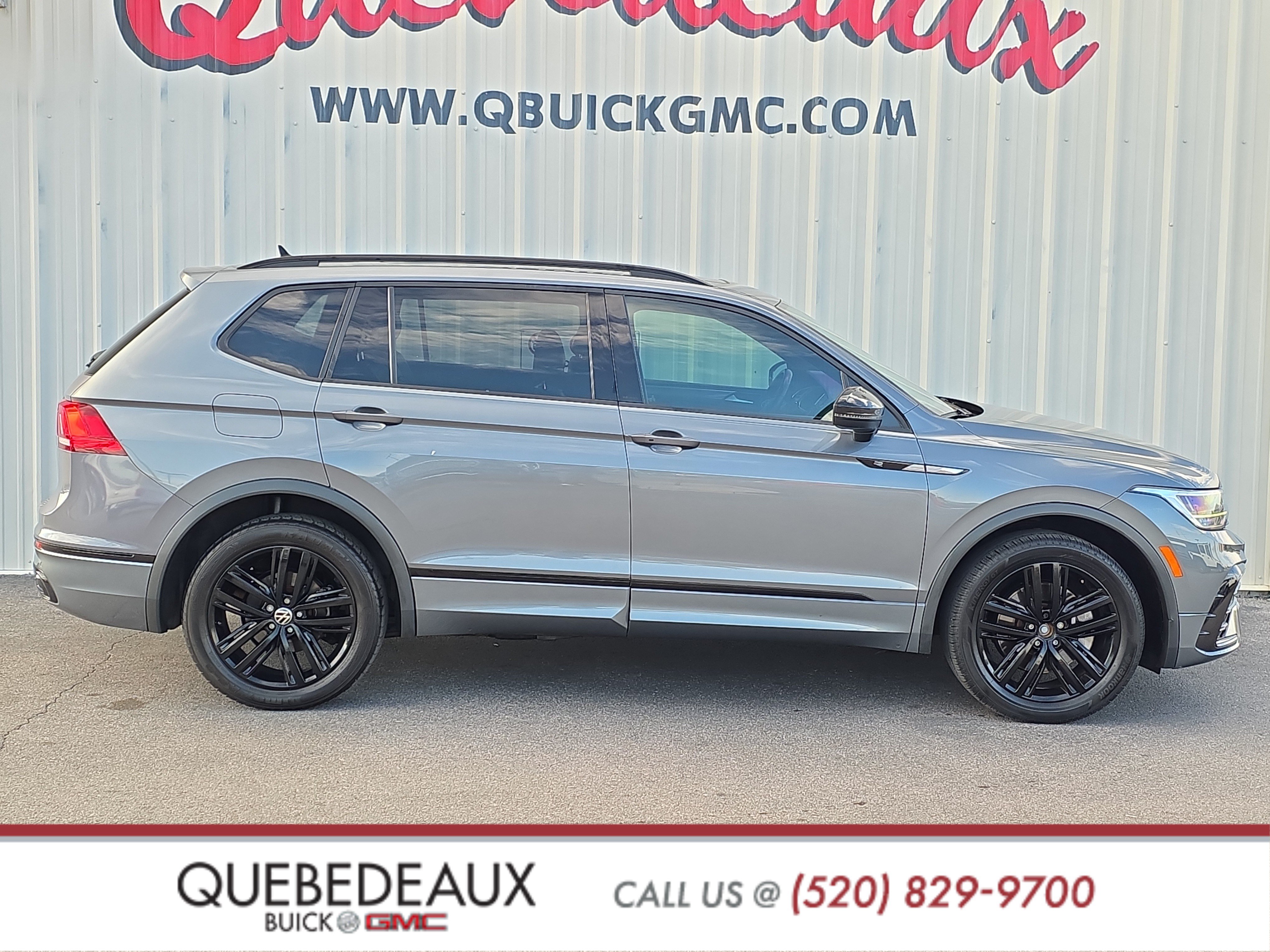 Used 2022 Volkswagen Tiguan SE R-Line FWD image 9