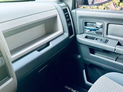 Used 2012 RAM 1500 Express RWD image 32