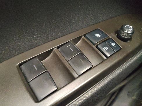 Used 2022 Toyota Camry SE w/ Convenience Package FWD image 27