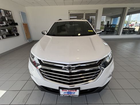 Used 2021 Chevrolet Equinox Premier AWD/4WD image 2