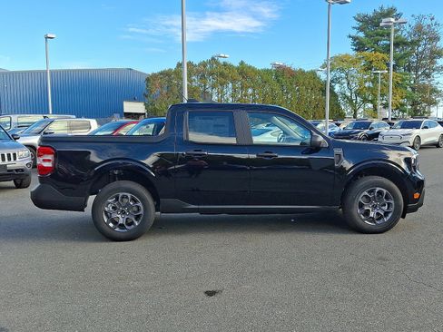 New 2025 Ford Maverick XLT image 8