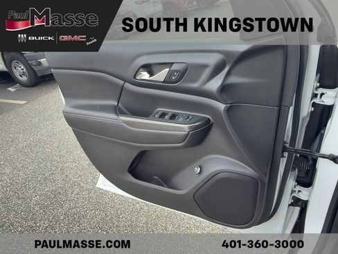 Used 2017 GMC Acadia SLE w/ Driver Alert Package I image 11