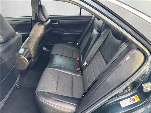 Used 2016 Toyota Camry SE image 15