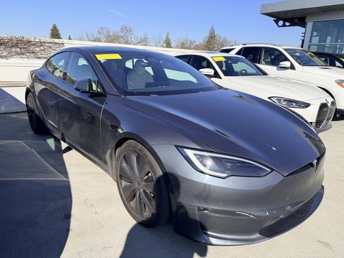 Used 2022 Tesla Model S image 4