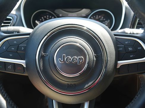 Used 2020 Jeep Compass Latitude AWD/4WD image 12