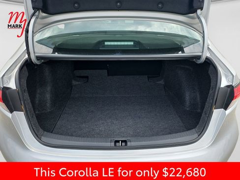 Used 2025 Toyota Corolla LE FWD image 19