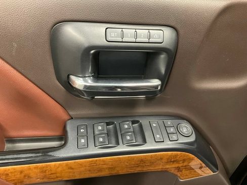 Used 2016 Chevrolet Silverado 1500 High Country w/ High Country Premium Package AWD/4WD image 18