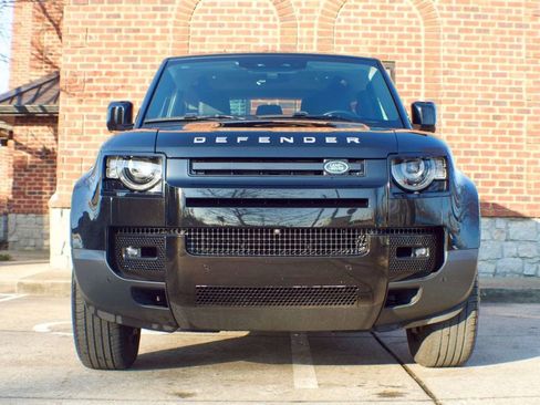 Used 2021 Land Rover Defender 90 S image 2