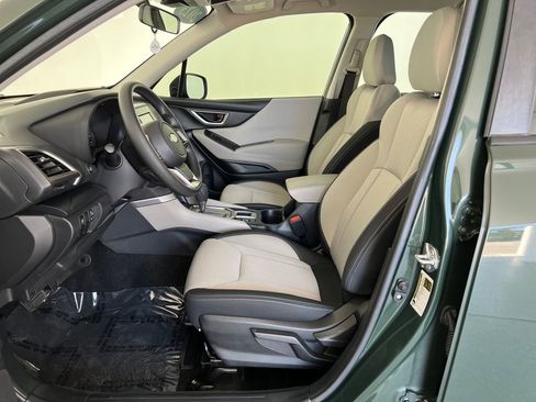 Used 2023 Subaru Forester AWD/4WD image 11