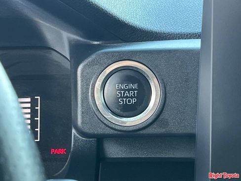 Certified 2025 Toyota 4Runner SR5 AWD/4WD image 26