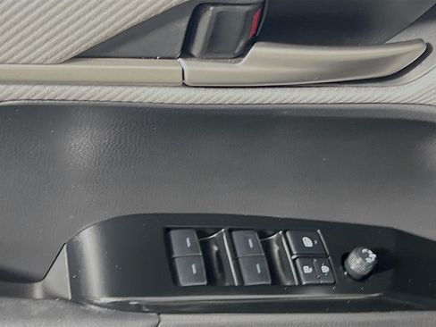 Used 2025 Toyota Camry SE FWD image 17