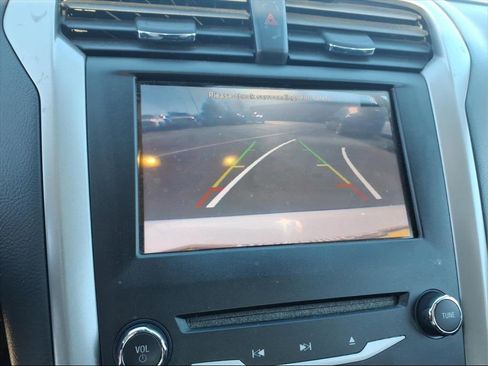 Used 2013 Ford Fusion SE image 18