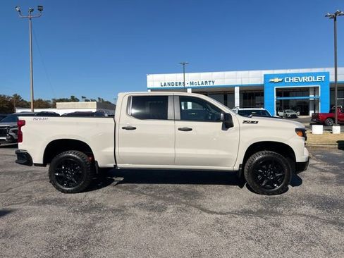 New 2026 Chevrolet Silverado 1500 Custom Trail Boss w/ LPO, Dark Essentials Package image 2