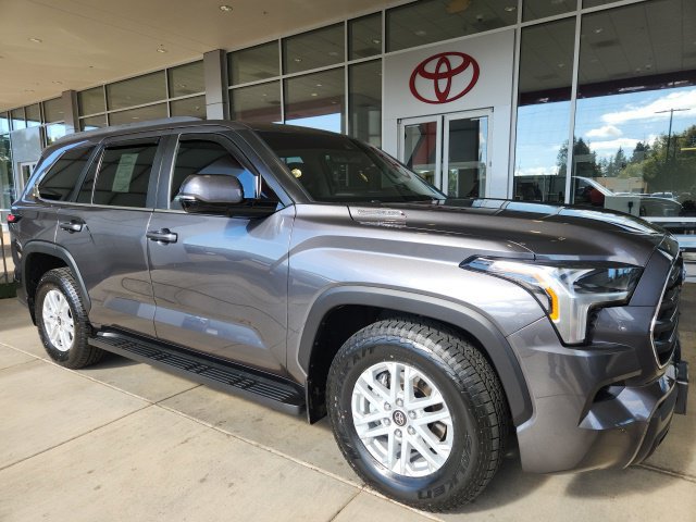 Used 2024 Toyota Sequoia SR5 w/ SR5 Premium Package AWD/4WD image 4