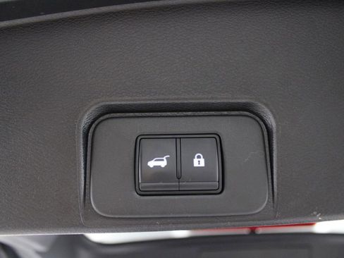 Certified 2025 Nissan Rogue SV image 15