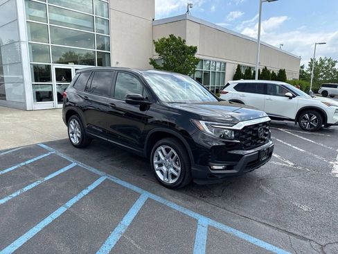 Used 2024 Honda Passport EX-L image 2