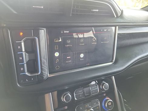 Used 2022 GMC Yukon Denali w/ Denali Premium Package RWD image 22