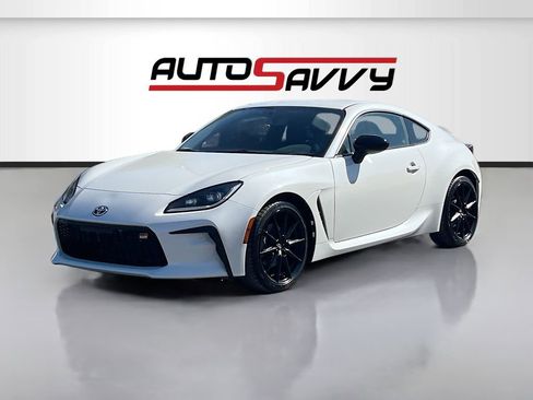 Used 2025 Toyota GR86 Premium w/ ALL Weather Mat Package (TMS) RWD image 3