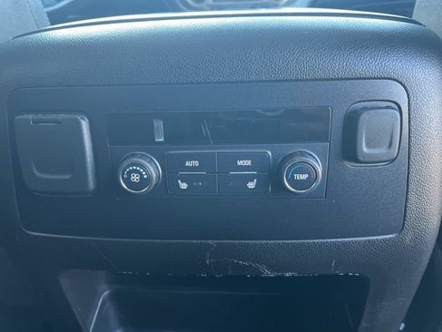 Used 2019 GMC Yukon XL Denali AWD/4WD image 36