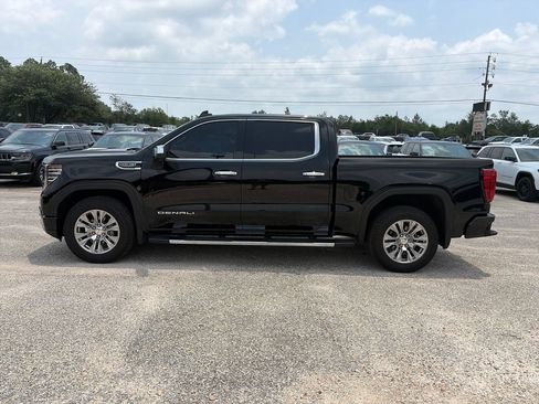 Used 2024 GMC Sierra 1500 Denali w/ Technology Package AWD/4WD image 3