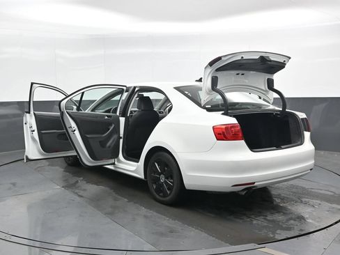 Used 2014 Volkswagen Jetta SE FWD image 38