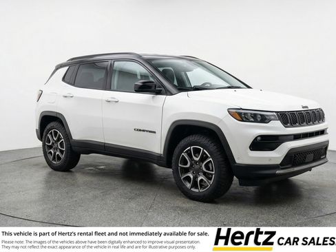 Used 2025 Jeep Compass Trailhawk image 1