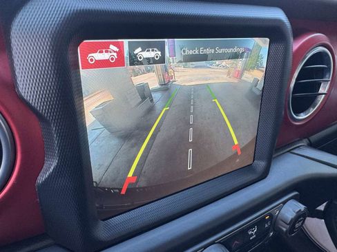 Used 2022 Jeep Wrangler Unlimited Rubicon w/ Xtreme Recon 35" Tire Package image 27