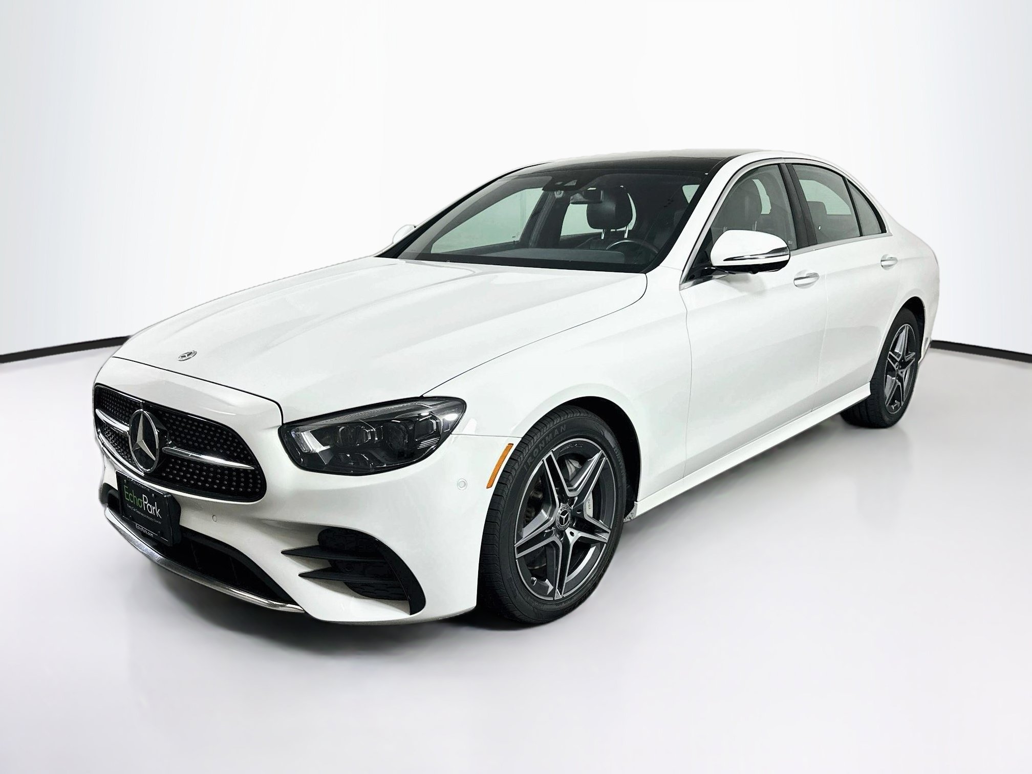 Used 2023 Mercedes-Benz E 350 4MATIC Sedan image 3