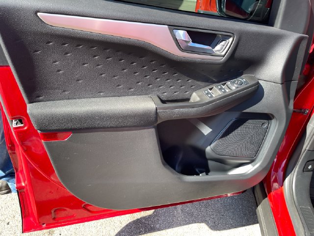 Used 2020 Ford Escape SE FWD image 10