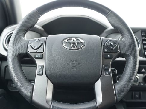 Used 2023 Toyota Tacoma TRD Off-Road image 19