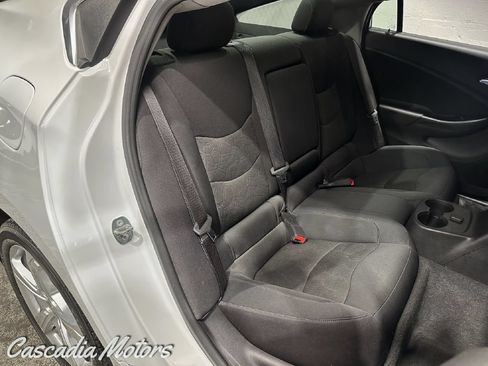 Used 2018 Chevrolet Volt LT FWD image 12