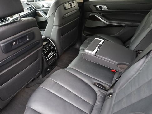 Used 2019 BMW X7 xDrive40i w/ Premium Package AWD/4WD image 18