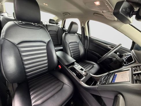 Used 2020 Ford Fusion SEL FWD image 21