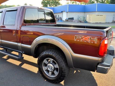 Used 2011 Ford F250 Lariat w/ Chrome Pkg image 28