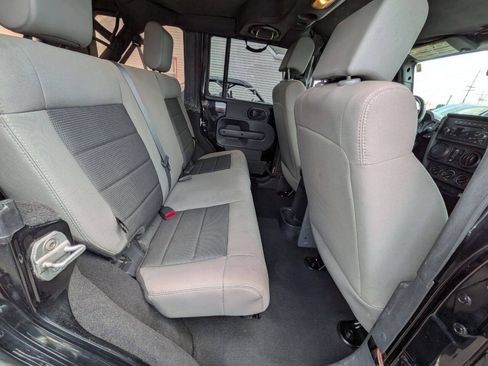 Used 2009 Jeep Wrangler Unlimited X AWD/4WD image 23
