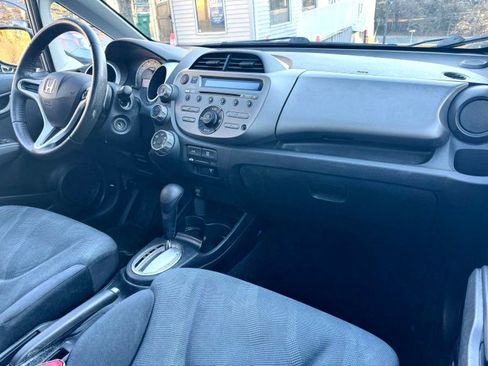Used 2010 Honda Fit Sport image 12