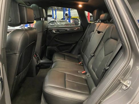 Used 2016 Porsche Macan S image 11