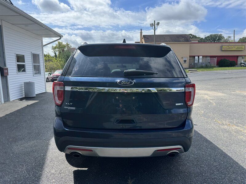 Used 2016 Ford Explorer XLT w/ Equipment Group 202A AWD/4WD image 5