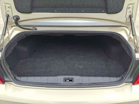Used 2011 Chevrolet Malibu LS FWD image 28