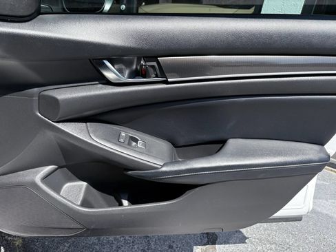 Used 2018 Honda Accord Sport image 21