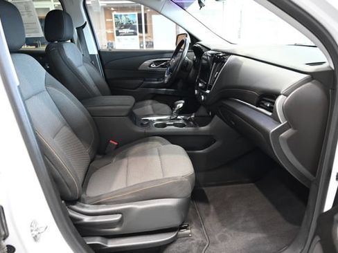 Used 2021 Chevrolet Traverse LT FWD image 10